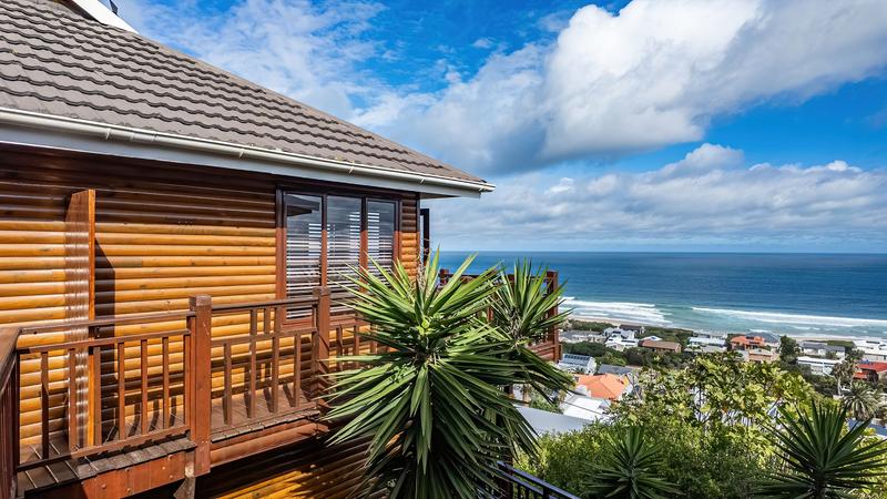 6 Bedroom Property for Sale in Outeniqua Strand Western Cape